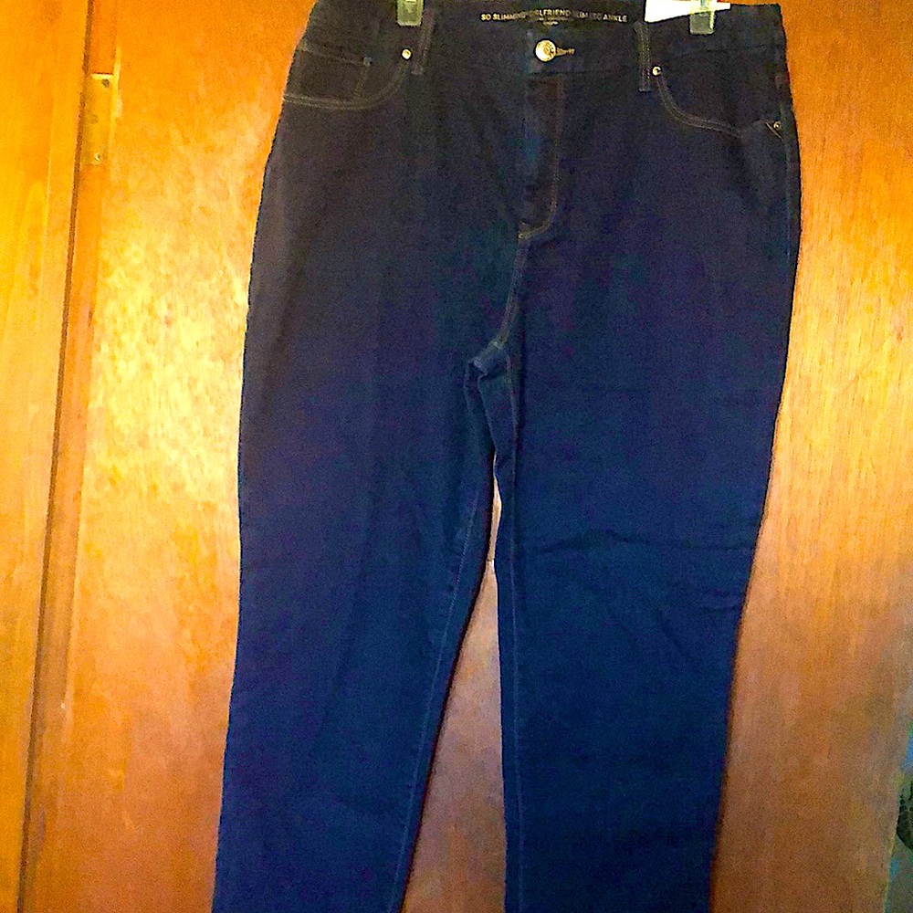 CHICO’s Girlfriend Ankle Jeans 14R never worn